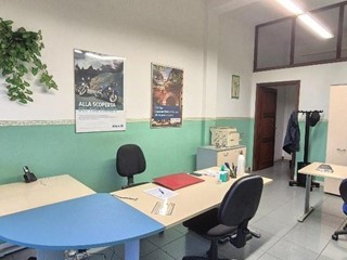 Immobile commerciale in Affitto a Cascina, 450€, 35 m²