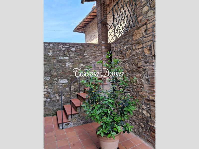 Appartamento in Affitto a Castelnuovo Berardenga, zona Quercegrossa, 750€, 90 m², arredato