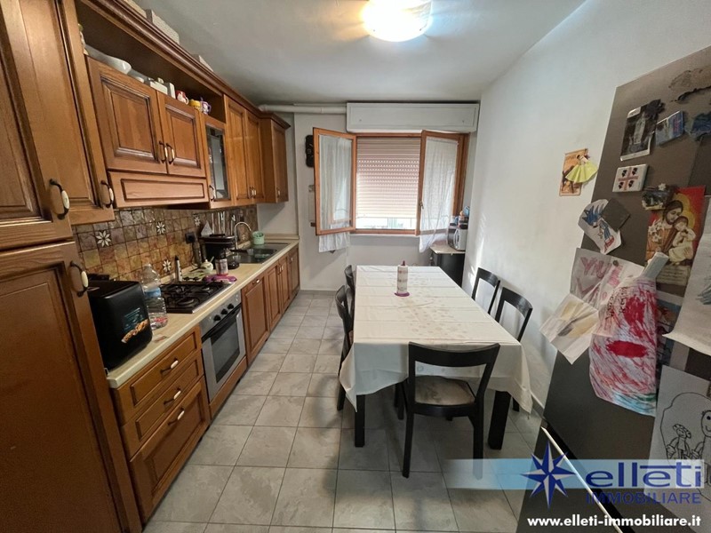 Appartamento in Vendita a Massa, zona Romagnano, 185'000€, 90 m², arredato, con Box