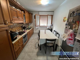 Appartamento in Vendita a Massa, zona Romagnano, 185'000€, 90 m², arredato, con Box