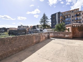 Casa Semi Indipendente in Vendita a Acireale, 105'000€, 347 m², con Box