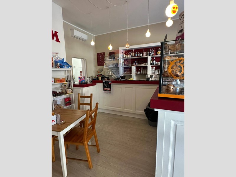 Immobile commerciale in Vendita a Voghera, 80'000€, 90 m²