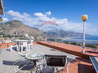 Trilocale in Vendita a Taormina, 60 m²