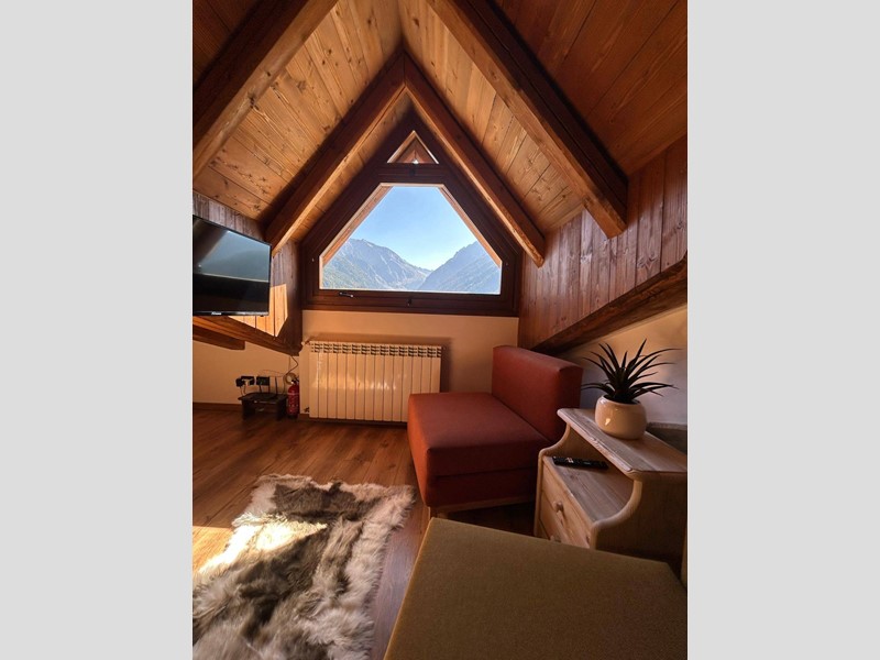 Bilocale in Affitto a Temù, 800€, 65 m²