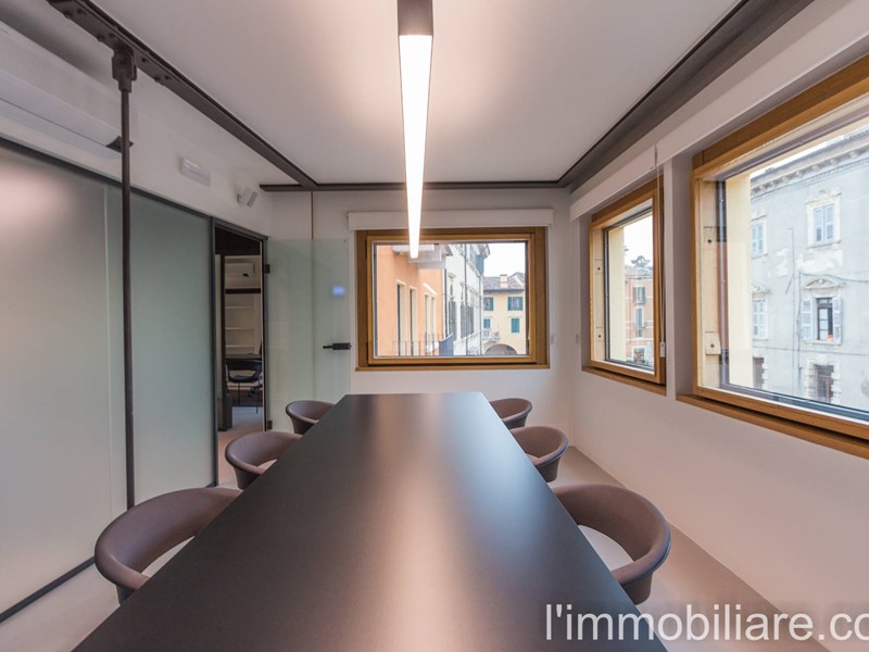 Ufficio in Affitto a Verona, 700€, 16 m²