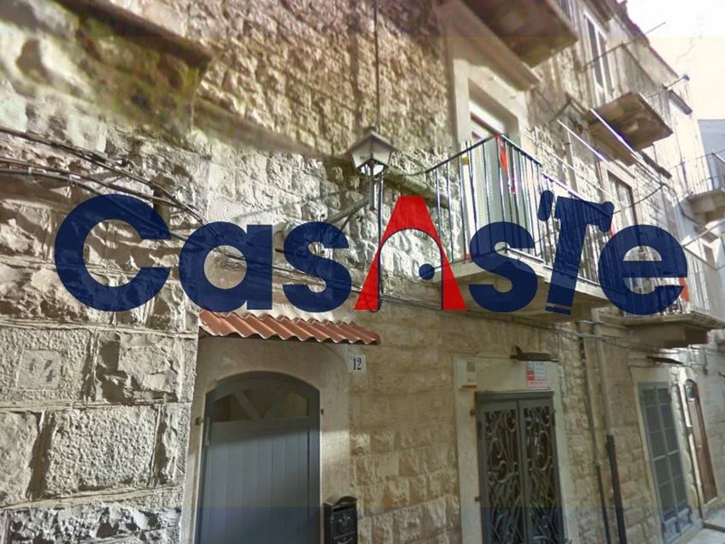 Casa Indipendente in Vendita a Ruvo di Puglia, 31'300€, 101 m²