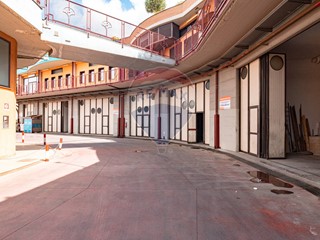Immobile commerciale in Vendita a San Giovanni la Punta, 931'060€, 662 m²