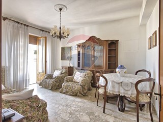 Quadrilocale in Vendita a San Giovanni Valdarno, 165'000€, 110 m², con Box