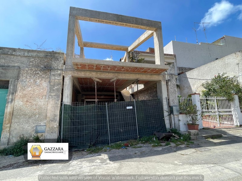 Bilocale in Vendita a Canicattini Bagni, 80'000€, 200 m²