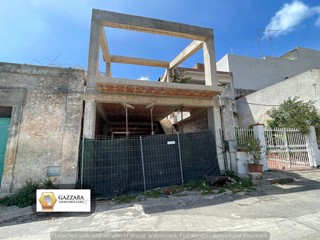 Bilocale in Vendita a Canicattini Bagni, 80'000€, 200 m²