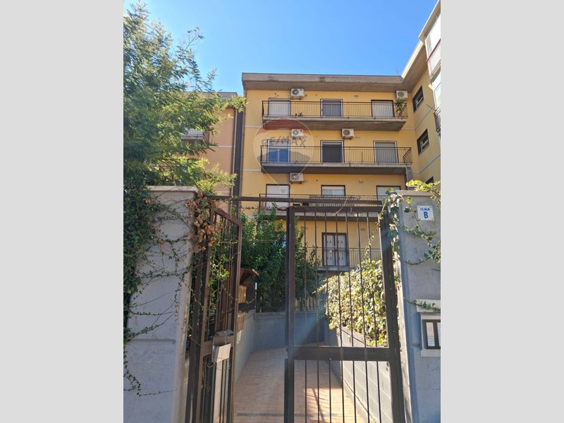 Trilocale in Vendita a Catania, 89'000&euro;, 63 m²
