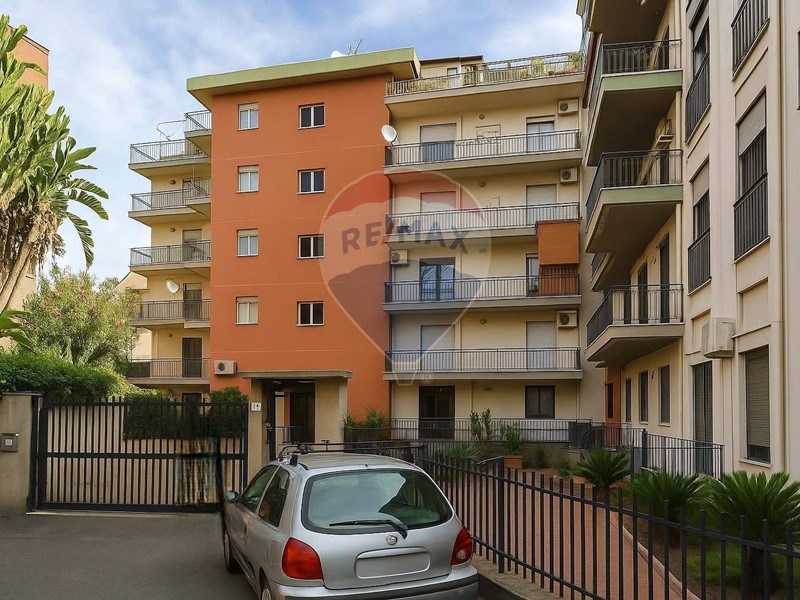 Trilocale in Vendita a Catania, 140'000&euro;, 99 m²