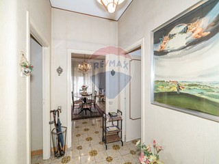 Trilocale in Vendita a Catania, 65'000&euro;, 87 m²