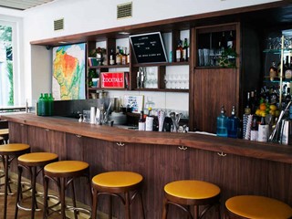 Attività commerciale in Vendita a Lainate, 260'000€, 300 m²