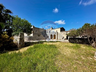 Rustico in Vendita a Modica, 295'000€, 557 m²