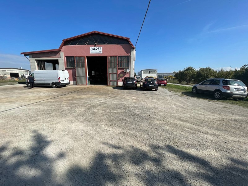 Capannone in Affitto a Mondovì, 3'000€, 1000 m²