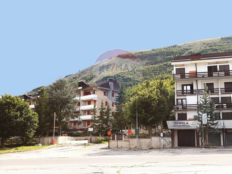 Appartamento in Vendita a Ovindoli, 200'000€, 75 m², con Box