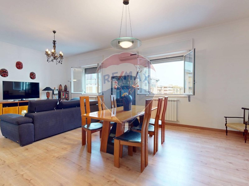 Quadrilocale in Vendita a Palermo, 238'000€, 121 m²
