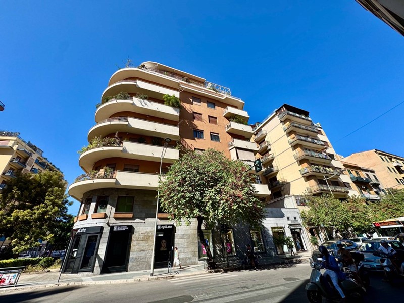 Trilocale in Vendita a Palermo, 200'000€, 67 m²