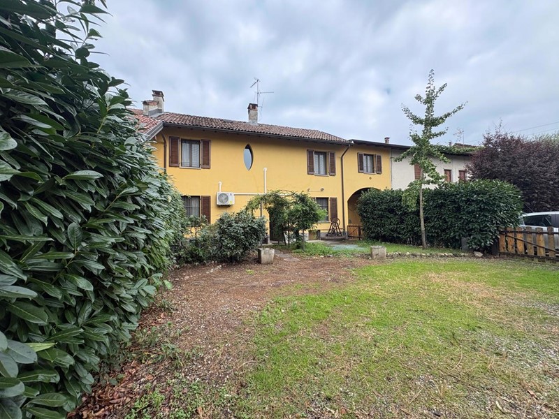 Casa Indipendente in Vendita a Robecco sul Naviglio, 297'000€, 160 m²