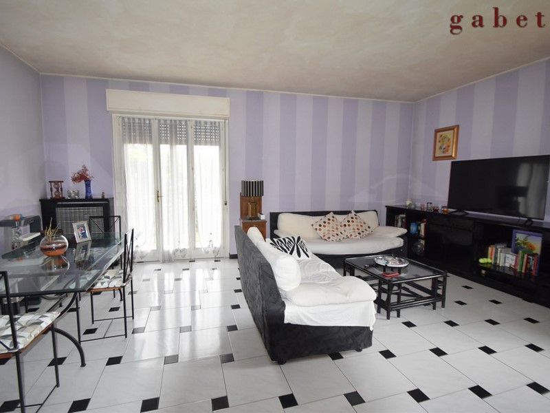 Trilocale in Vendita a Cisliano, 235'000€, 120 m²