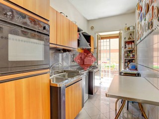 Trilocale in Vendita a Roma, 395'000&euro;, 100 m²