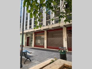 Negozio in Affitto a Palermo, 4'500€, 140 m²