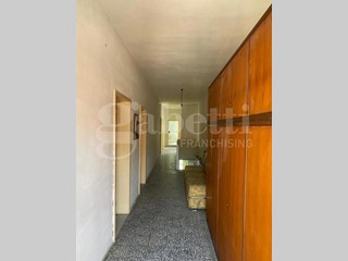 Casa Indipendente in Vendita a Santa Giusta, 140'000€, 311 m²