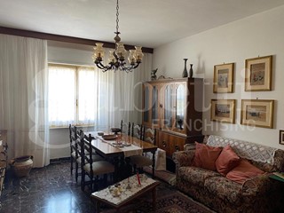 Appartamento in Vendita a Oristano, 155'000€, 143 m²