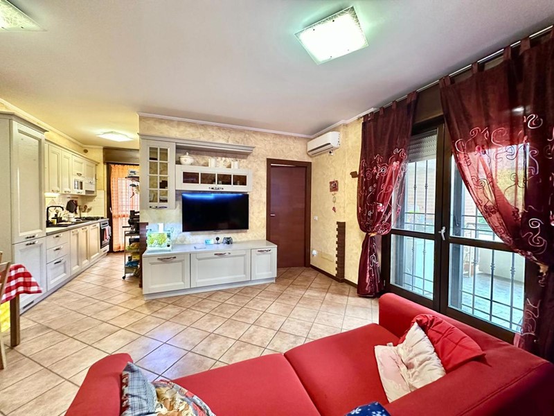 Trilocale in Vendita a Roma, 179'000&euro;, 75 m²