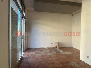 Laboratorio in Affitto a Arezzo, 750€, 60 m²