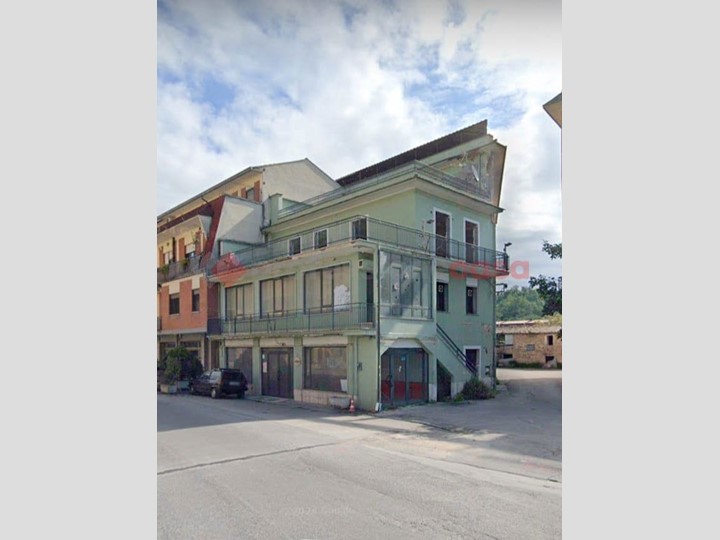 Attività commerciale in Vendita a Frosinone, 590'000€, 1100 m²