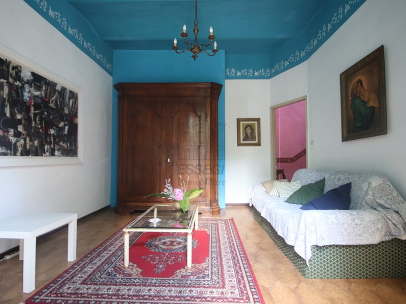 Casale in Vendita a Lucca, 310'000&euro;, 210 m², con Box