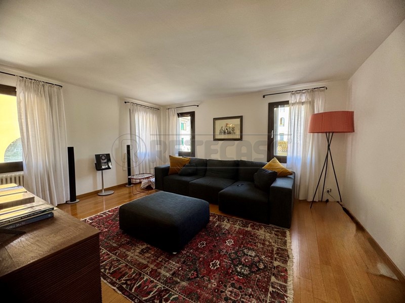 Appartamento in Vendita a Bassano del Grappa, 278'000€, 150 m²