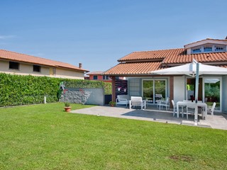 Casa Indipendente in Vendita a Grottaferrata, 549'000€, 210 m², con Box