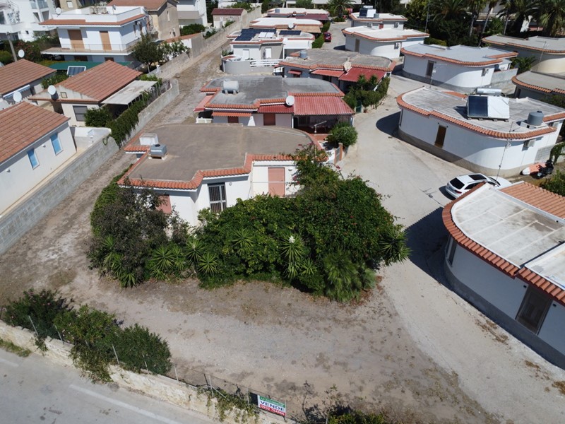 Villa in Vendita a Modica, zona MARE, 190'000€, 80 m², arredato