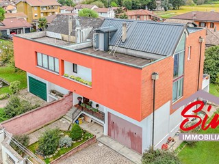 Villa in Vendita a Casalino, 179'000€, 231 m², con Box