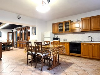 Casa Semi Indipendente in Vendita a Iseo, zona Clusane, 199'000€, 130 m²