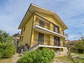 Casa Indipendente in Vendita a Trofarello, 240'000€, 120 m², con Box