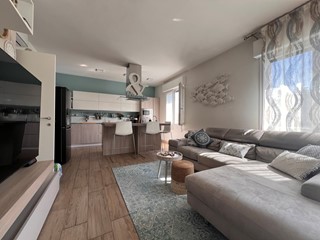 Trilocale in Vendita a Cesena, 259'000€, 100 m², arredato, con Box