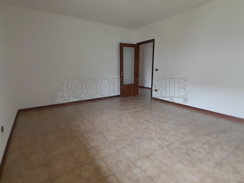 Appartamento in Vendita a Campodoro, 135'000€, 110 m², con Box