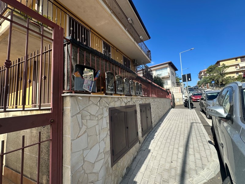 Trilocale in Vendita a Misterbianco, zona Centro, 149'000€, 70 m², con Box