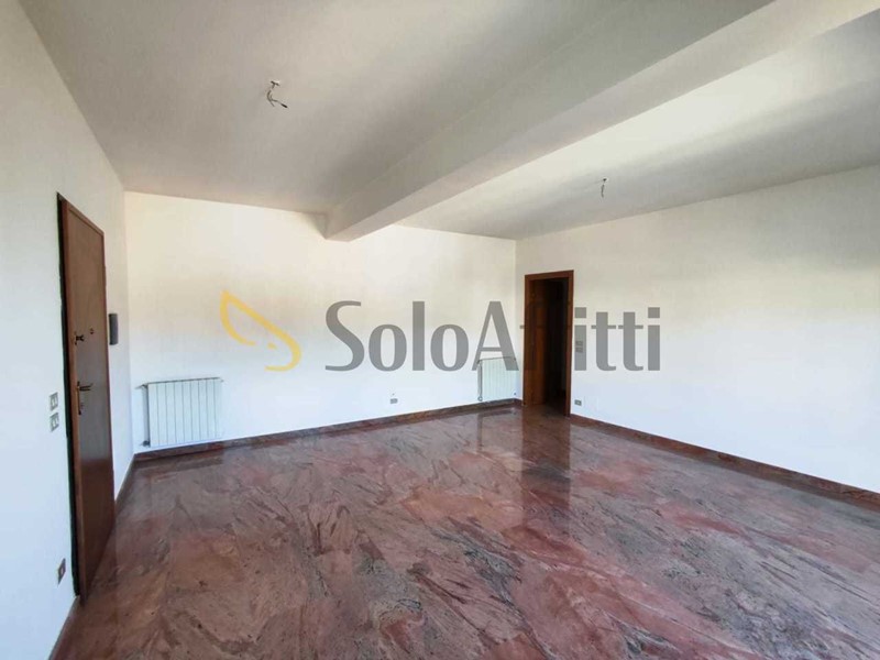 Appartamento in Affitto a Reggio Calabria, zona Ospedale, 620€, 142 m²