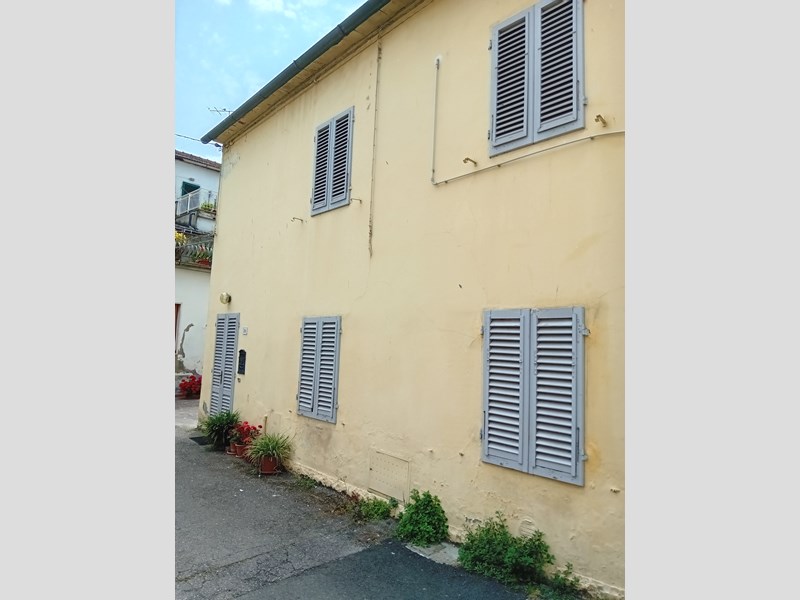 Casa Indipendente in Vendita a Pistoia, zona Bonelle, 110'000€, 74 m², arredato