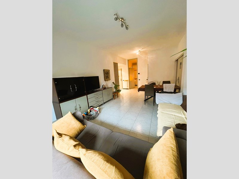 Trilocale in Vendita a Carugate, zona Carugate, 218'000€, 98 m²