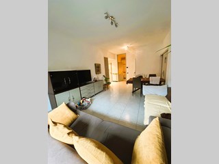 Trilocale in Vendita a Carugate, zona Carugate, 218'000€, 98 m²