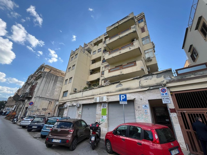 Box in Vendita a Palermo, 48'000€, 22 m²