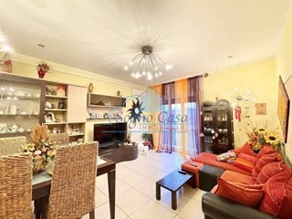 Casa Semi Indipendente in Vendita a Luni, zona Luni Antica, 250'000€, 120 m², arredato