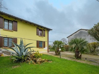 Casa Semi Indipendente in Vendita a Novellara, 298'000€, 150 m², con Box