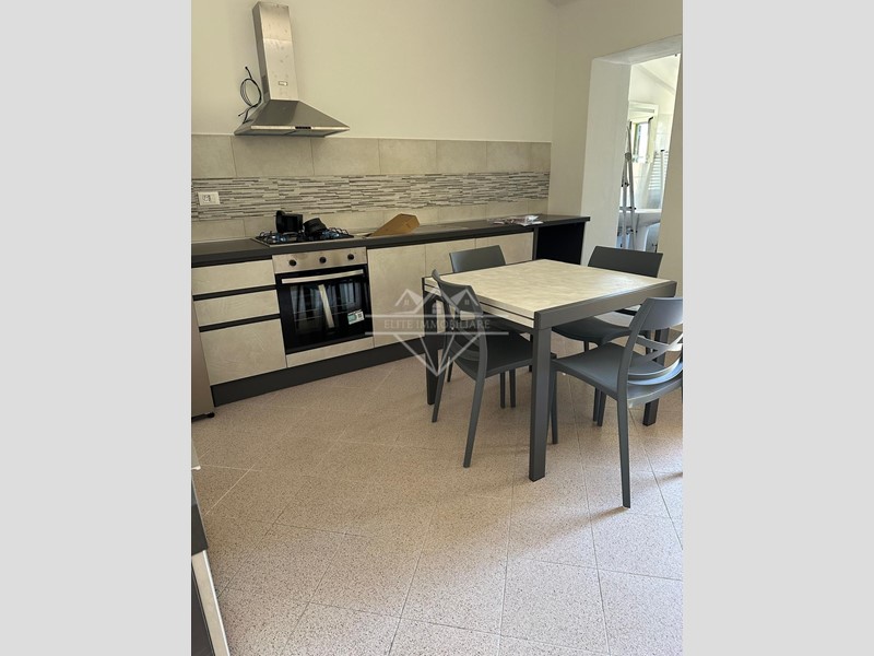 Bilocale in Affitto a Carrara, zona Marina di Carrara, 1'100€, 50 m², arredato